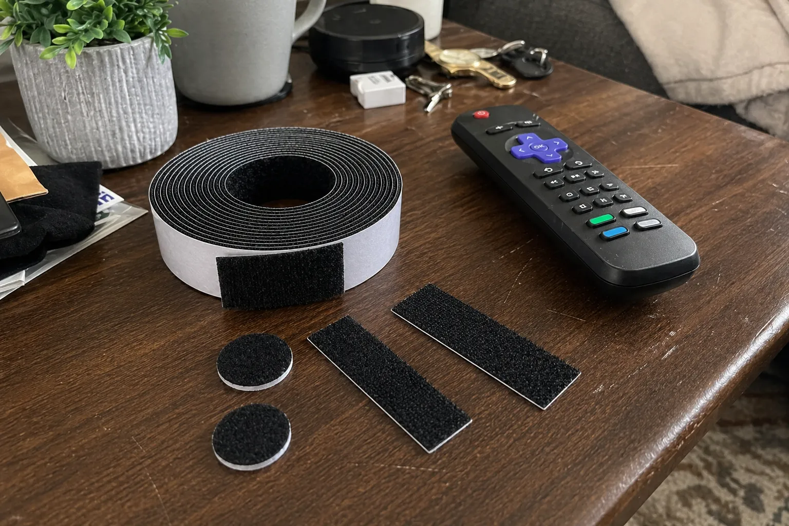 접착식 벨크로 패드와 리모컨